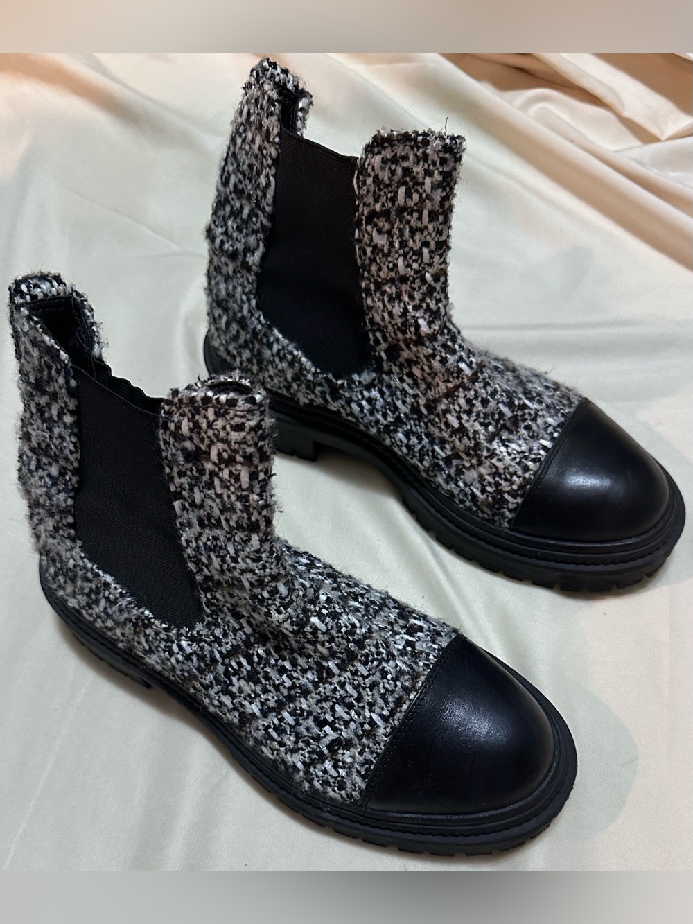 Steve Madden Women's Black & White Tweed Chelsea Boots
